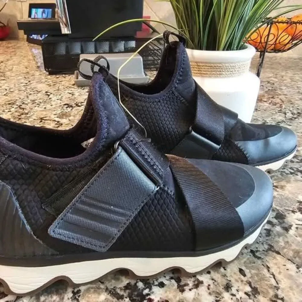 Sorel Kinetic Sneak High Top Black Men's Size 6 / Women's 8 Sneaker Shoes.